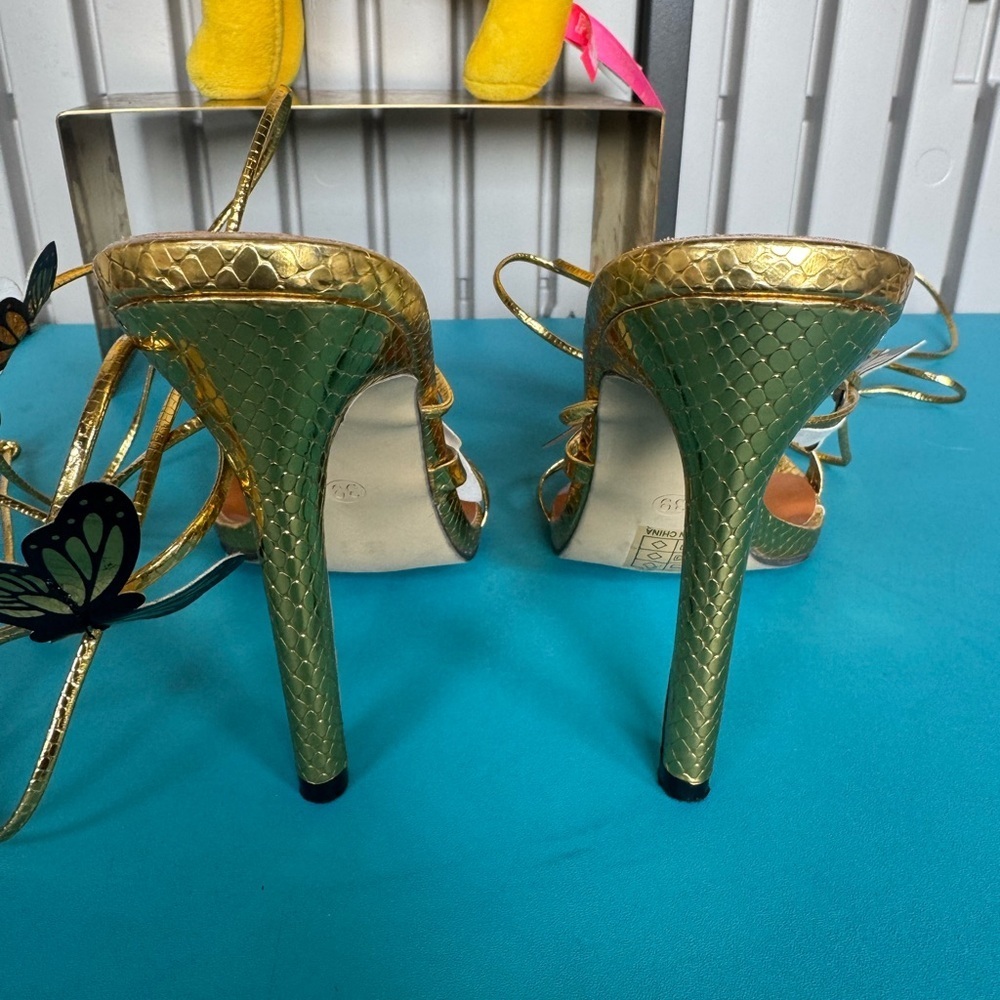 Elegant Gold Butterfly Women's Heels - Picture 6 of 9